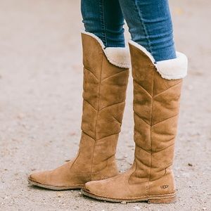 Tall UGG boots in chestnut